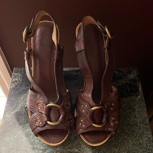 The COOLEST vintage Frye June Slingback platform wedge sandals. Size 8, …